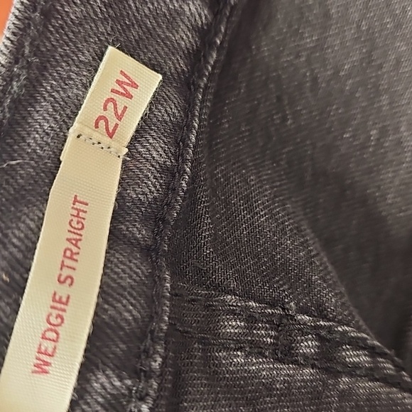 Levi's Wedgie Straight A High-Rise Snug Through the Hip And Thigh Cut & Dry - Picture 7 of 8